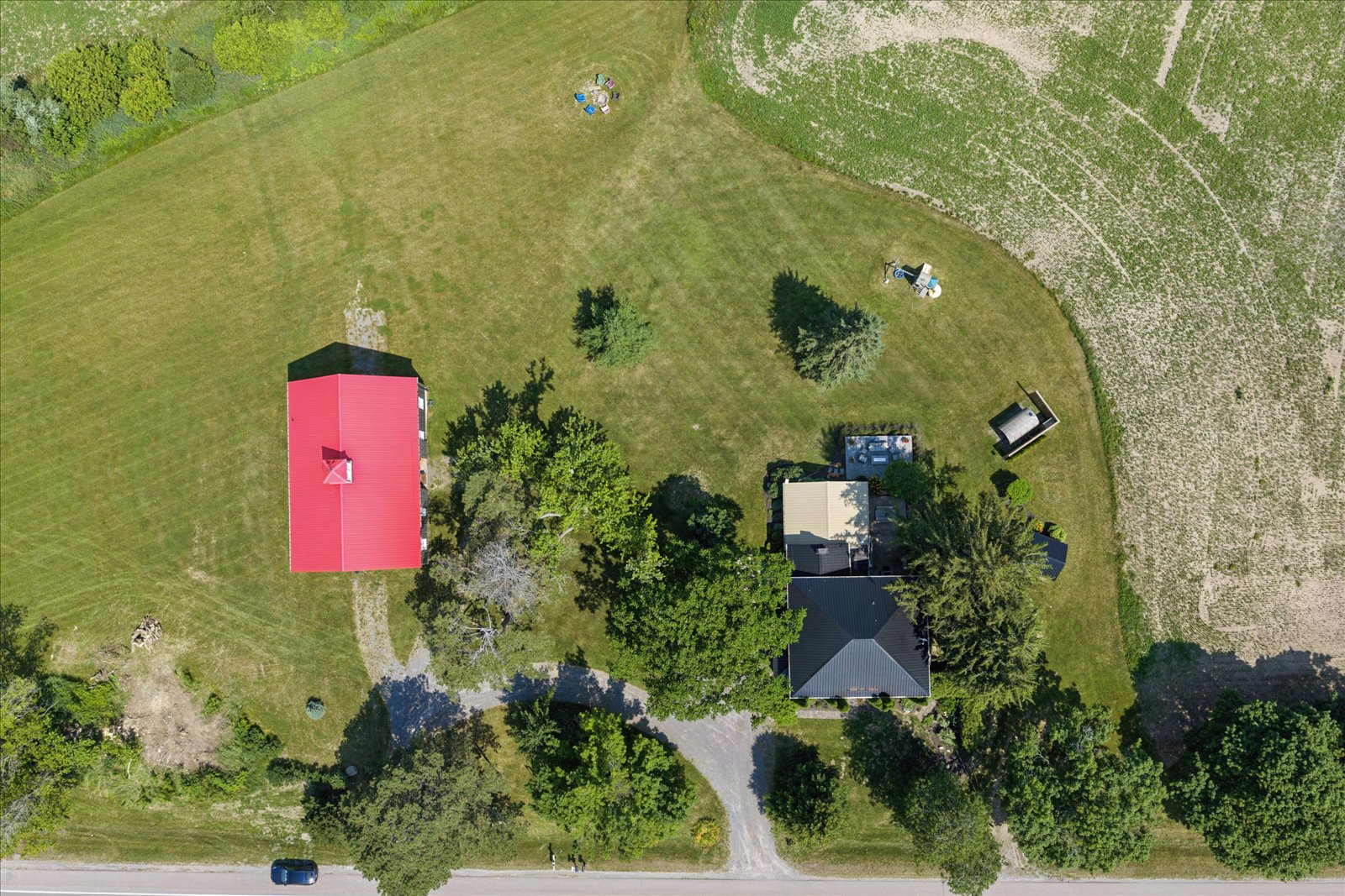 Overhead plan view of the buildings and lawns